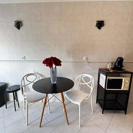 Charming Apartment *